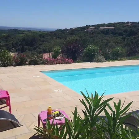 Piscine-spa Vue Grandiose. Villa